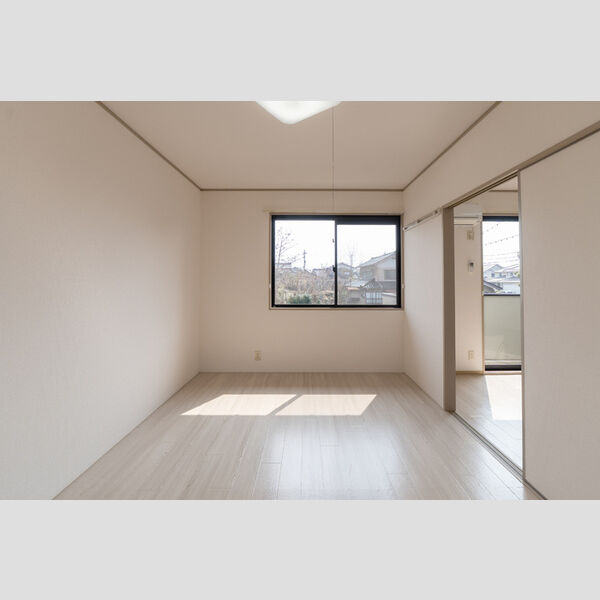 その他 (南側洋室)