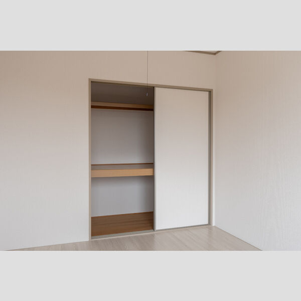 その他 (押入)