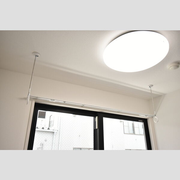 その他 (101・室内物干し金具)