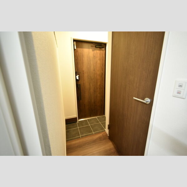 玄関 (101・玄関)