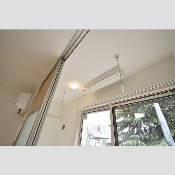 その他 (202・室内物干し金具・せんたく日和)