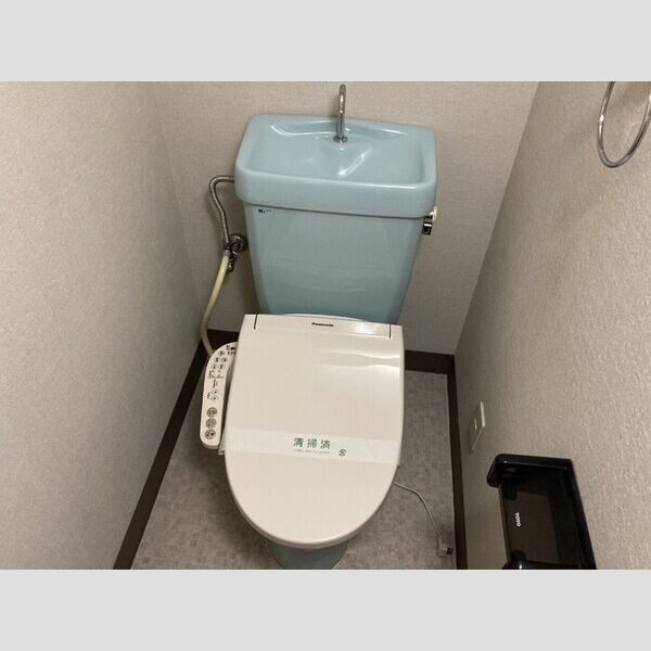 トイレ (トイレ)