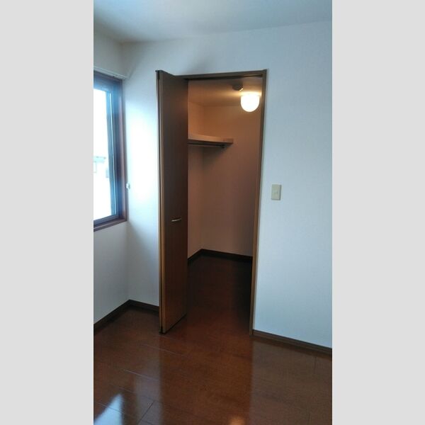 収納 (ウォークインクローゼット)