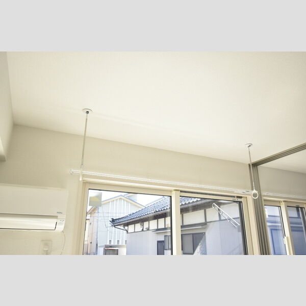 その他 (102・室内物干し金具)