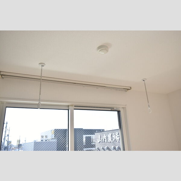 その他 (202・室内物干し金具)