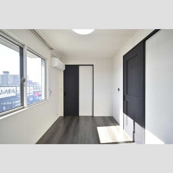 その他 (302・洋室)