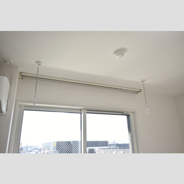 その他 (302・室内物干し金具)