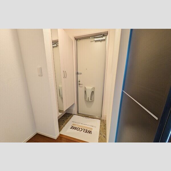 玄関 (B102・玄関)