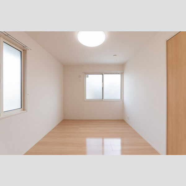 その他 (北側洋室)