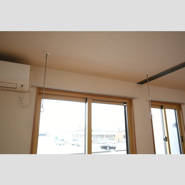 その他 (106・室内物干し金具)