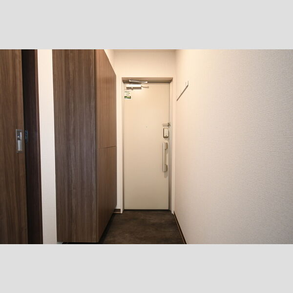 玄関 (301・玄関)