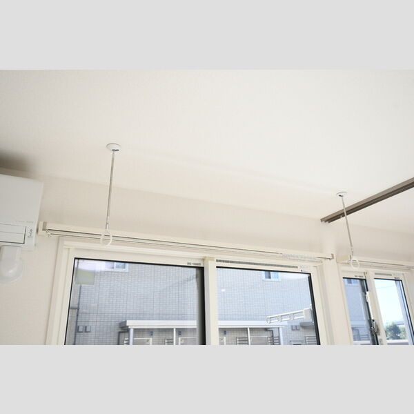 その他 (103・室内物干し金具)