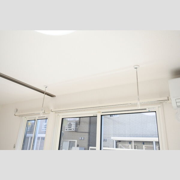 その他 (105・室内物干し金具)