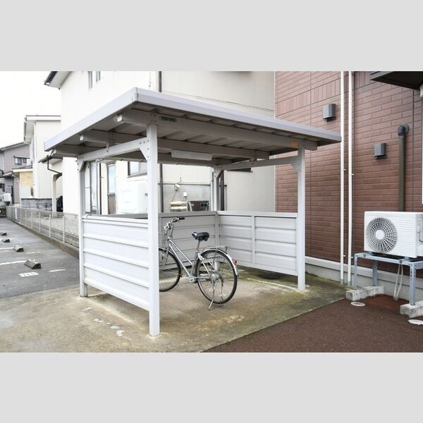 その他 (駐輪場)