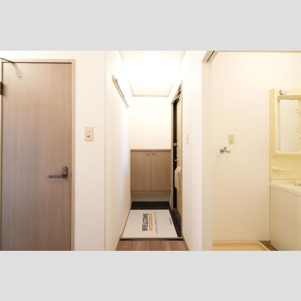 玄関 (C101・玄関)