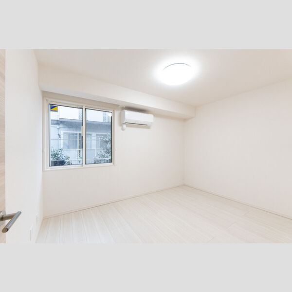 その他 (北側洋室)