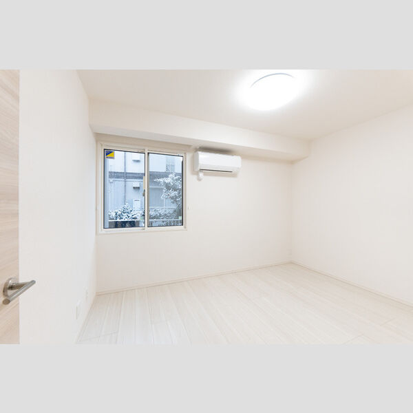 その他 (北側洋室)