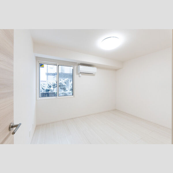 その他 (北側洋室)