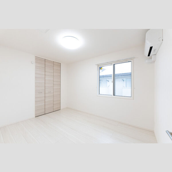 その他 (北側洋室)