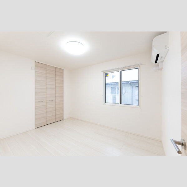 その他 (北側洋室)