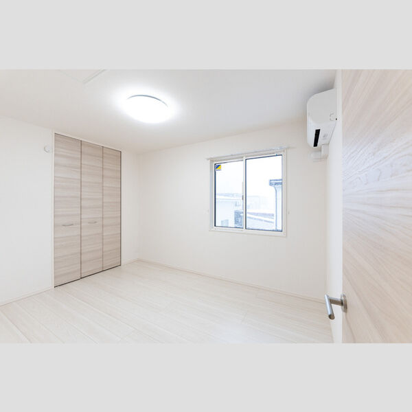 その他 (北側洋室)