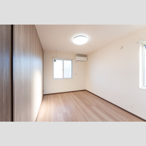 その他 (302・西側洋室)