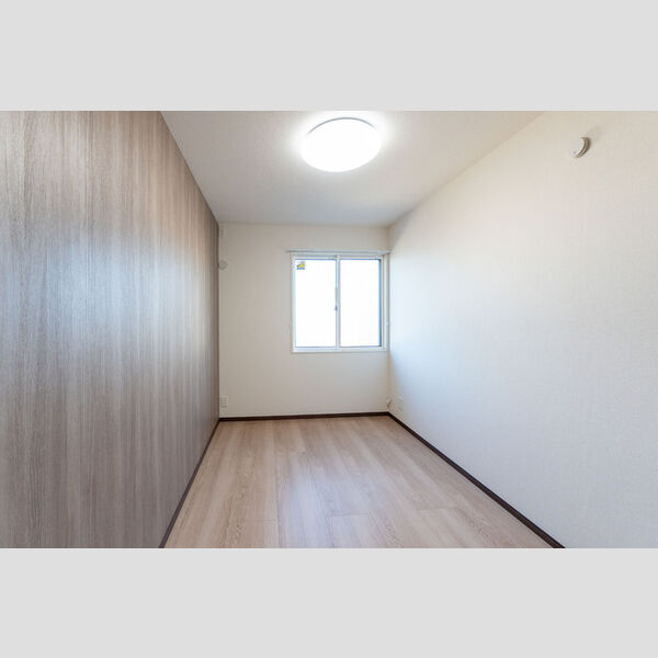 その他 (302・東側洋室)