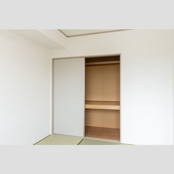 その他 (押入)