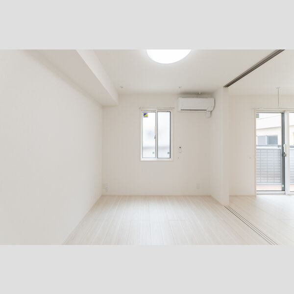 その他 (南側洋室)