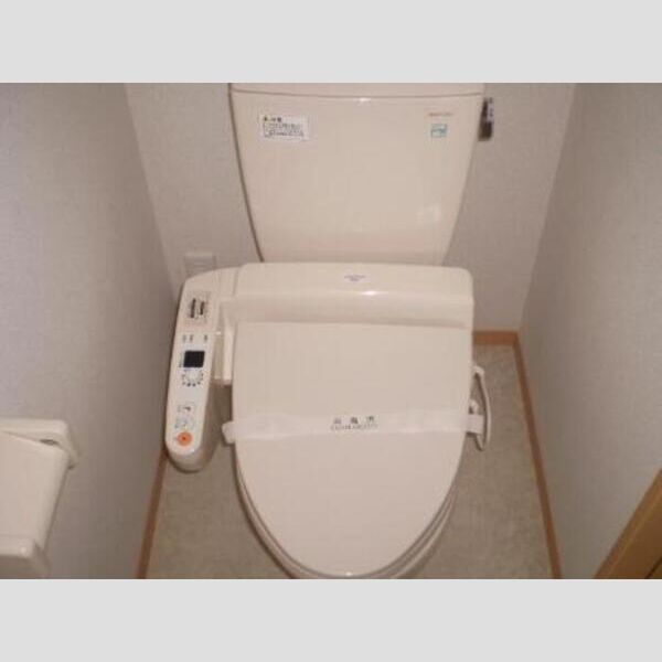 トイレ (トイレ)