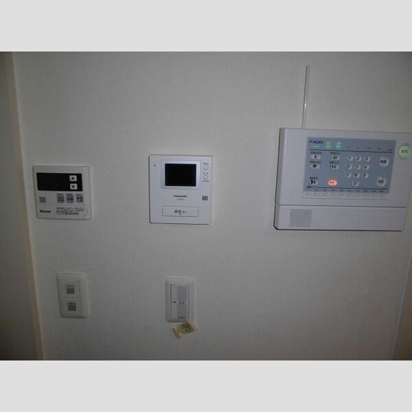 その他設備 (ホームセキュリティ、TVインターフォン、給湯器リモコン)