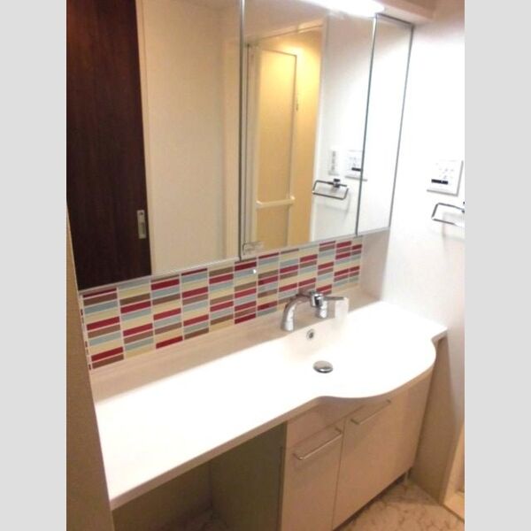 洗面所 (洗髪洗面化粧台)