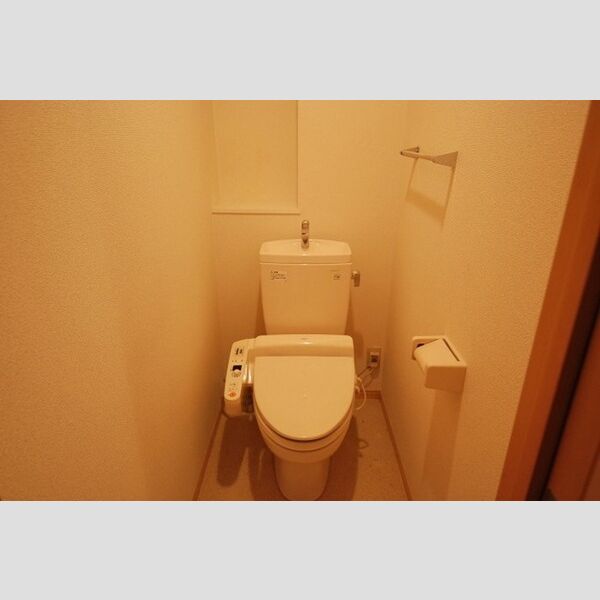 トイレ (B101　温水洗浄便座)