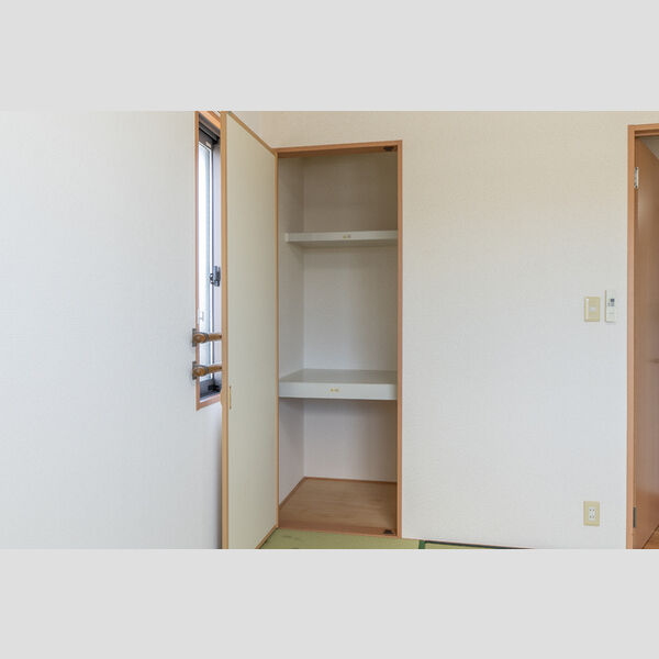 その他 (押入)