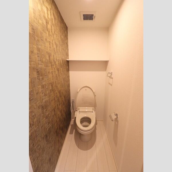 トイレ (205　温水洗浄便座付きトイレ)