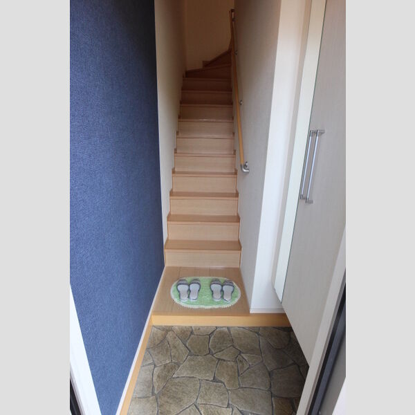 玄関 (B203 玄関)