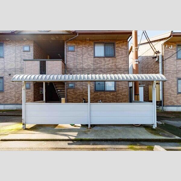 現地周辺 (駐輪場)