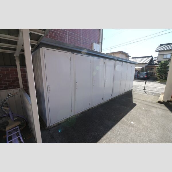 現地周辺 (トランクルーム)