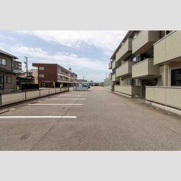 駐車場 (駐車場)