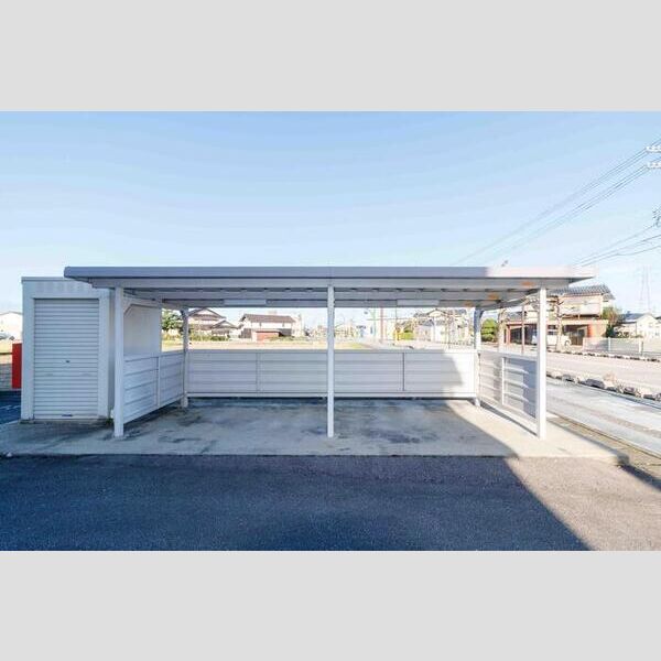 現地周辺 (駐輪場)