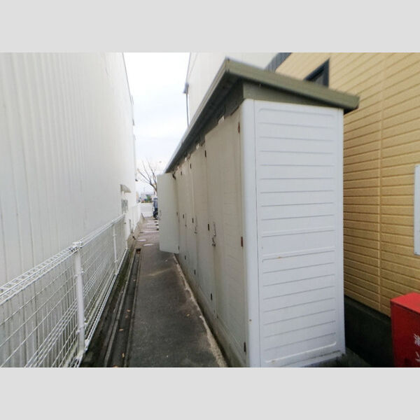 現地周辺 (物置)