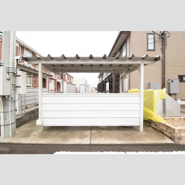 現地周辺 (駐輪場)