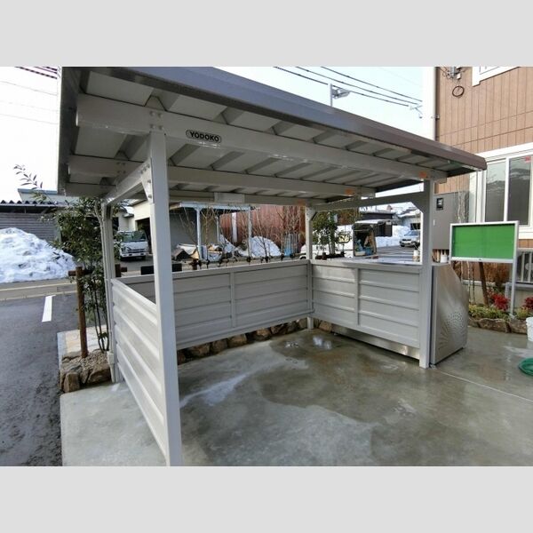 現地周辺 (駐輪場)