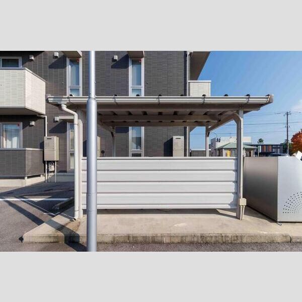 現地周辺 (駐輪場)