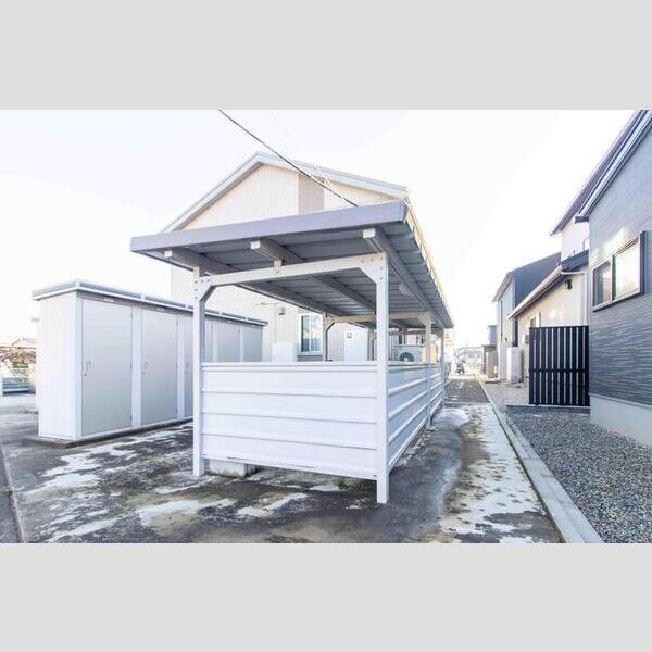 現地周辺 (駐輪場)