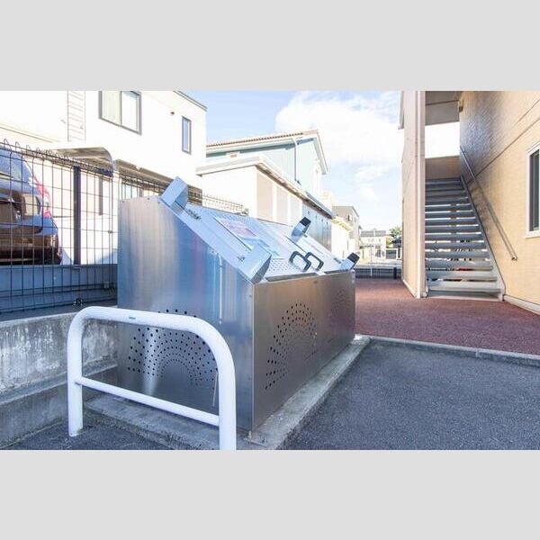 現地周辺 (ごみ置き場)