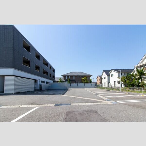 駐車場 (駐車場)