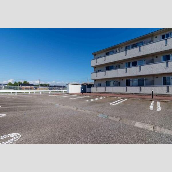 駐車場 (駐車場)