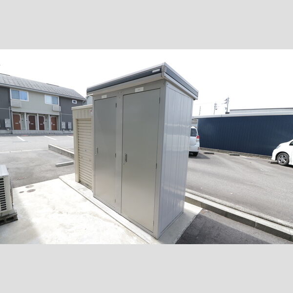 現地周辺 (トランクルーム)