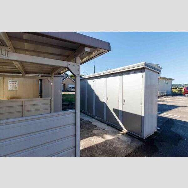 現地周辺 (トランクルーム)